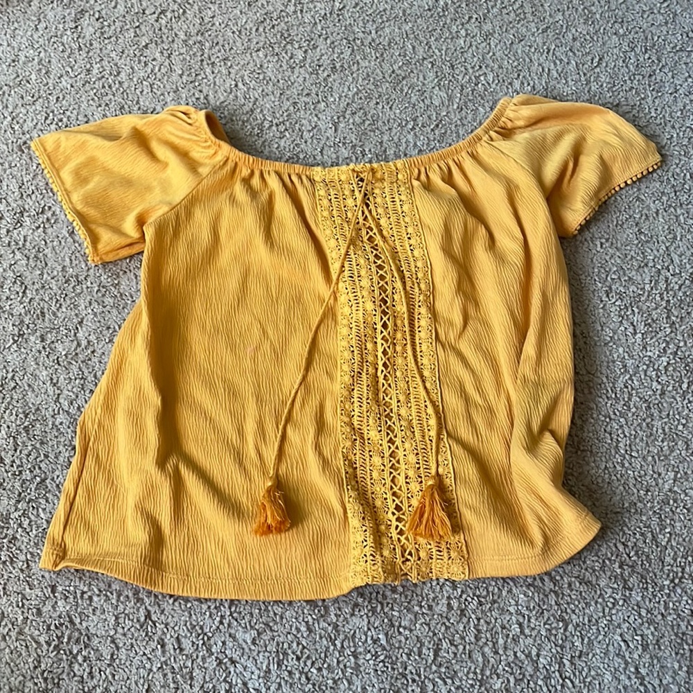 Orange shirt / size: s